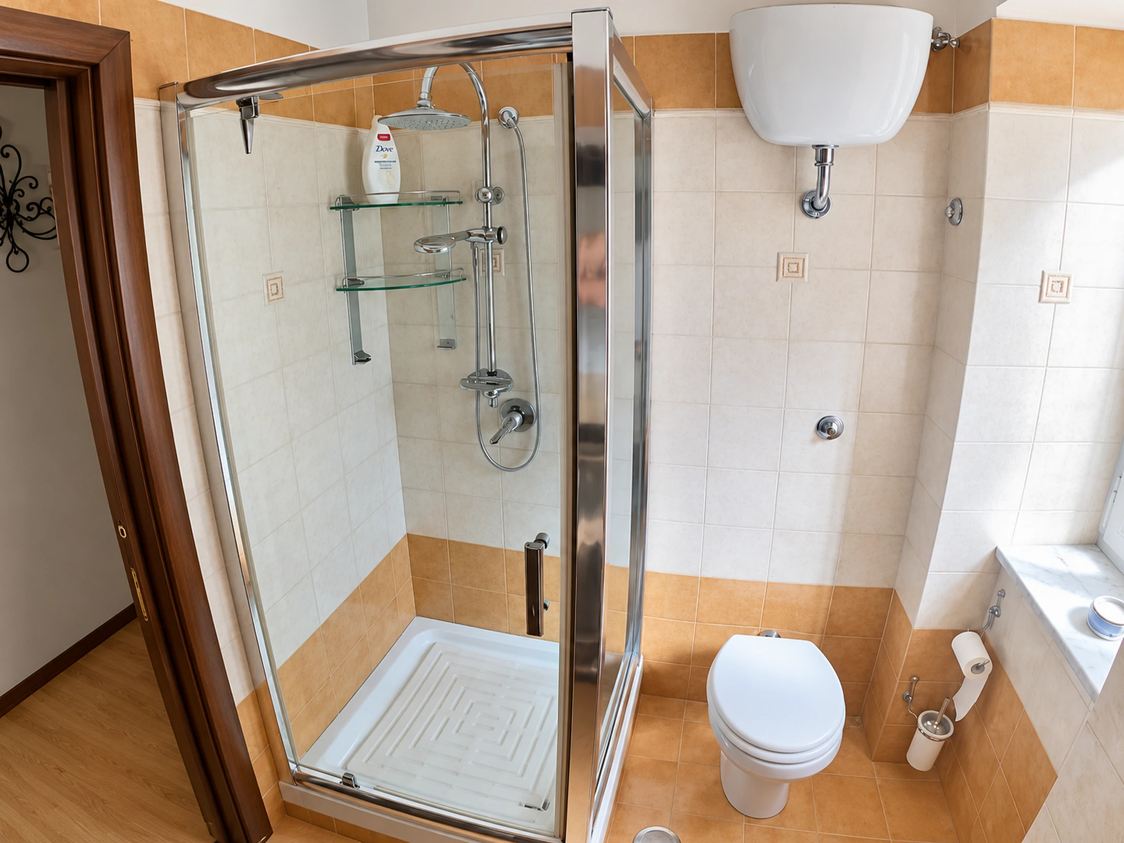 Salle de bain avec cabine de douche